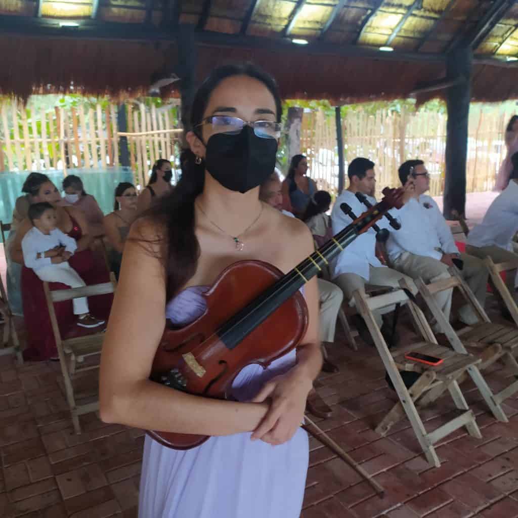 irazu-violinista-iglesia-Maria-estrella-del-mar-2